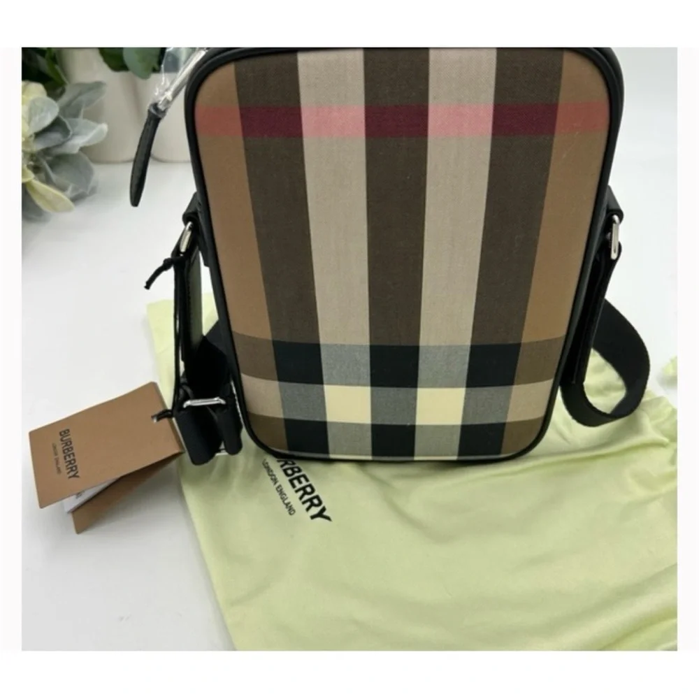 Burberry paddy check canvas vertical Crossbody camera bag NWT